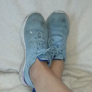 Well Worn Women's Tennis Shoes Sneakers